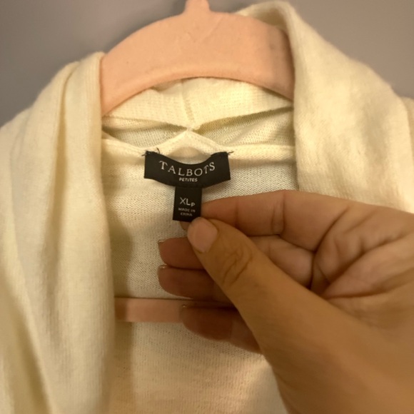 Talbots Large petite cream colored cardigan with black trim and adorable sleeves - Picture 3 of 3